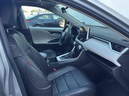 Used 2023 Toyota RAV4 XLE w/ Convenience Package image 13