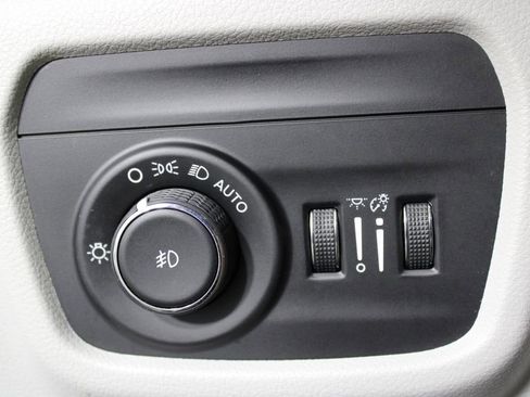 Used 2022 Jeep Grand Cherokee L Overland w/ MOPAR Finishing Package image 28