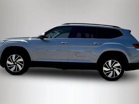 Certified 2026 Volkswagen Atlas SE FWD image 4
