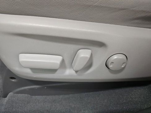 Used 2019 Toyota Sienna XLE w/ XLE Navigation Package image 15