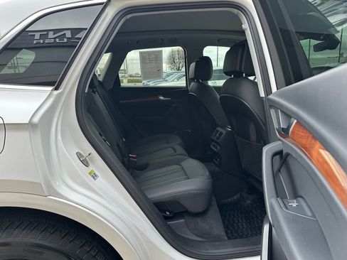 Used 2021 Audi Q5 2.0T Premium w/ Convenience Package image 22