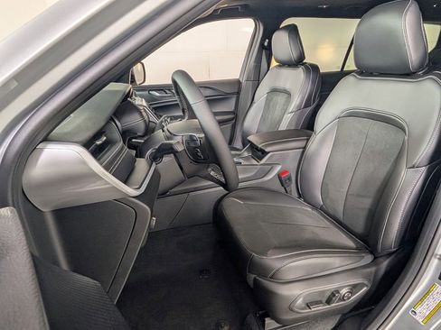 New 2025 Jeep Grand Cherokee L Altitude RWD image 5