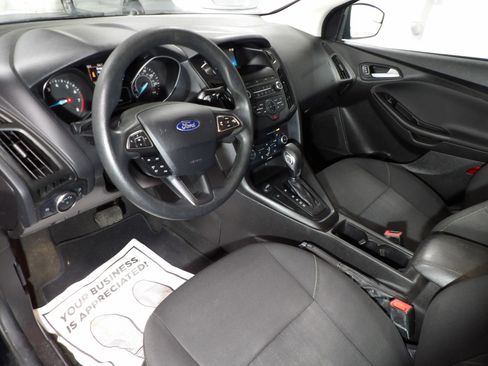 Used 2018 Ford Focus SE FWD image 8