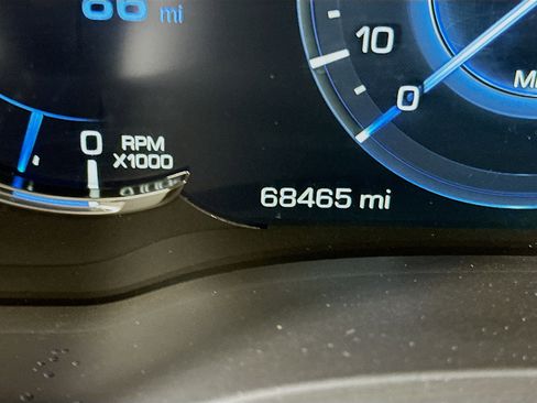 Used 2018 Cadillac Escalade 2WD image 19