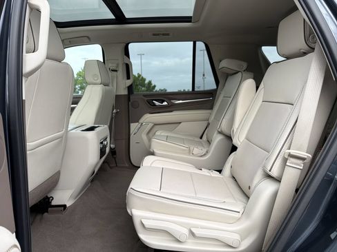 Used 2021 GMC Yukon Denali w/ Denali Premium Package AWD/4WD image 8