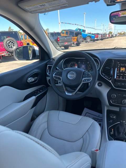 Used 2021 Jeep Cherokee Limited w/ Elite Package AWD/4WD image 18