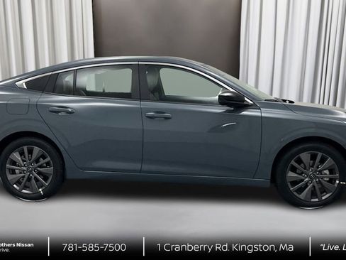New 2026 Nissan Sentra SL w/ Floor Mat Package FWD image 4