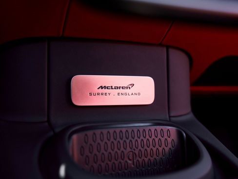 Used 2025 McLaren Artura image 64