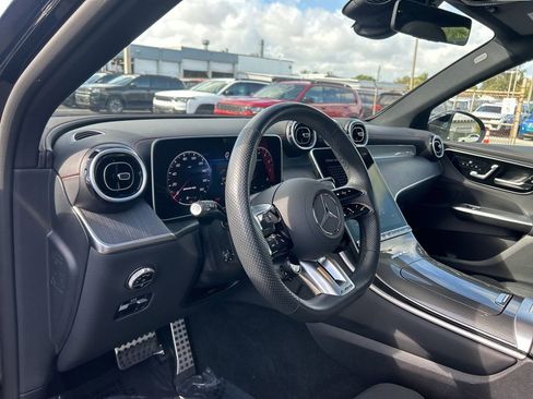 Used 2025 Mercedes-Benz GLC 43 AMG 4MATIC image 11