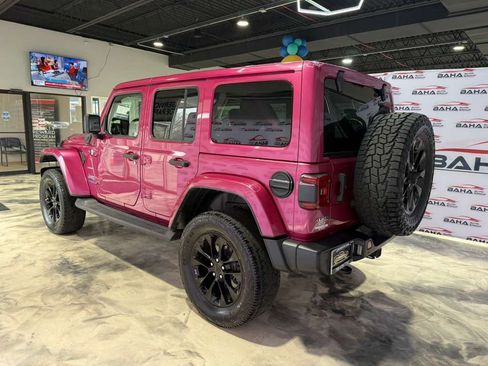 Used 2021 Jeep Wrangler Unlimited Sahara w/ Cold Weather Group AWD/4WD image 12