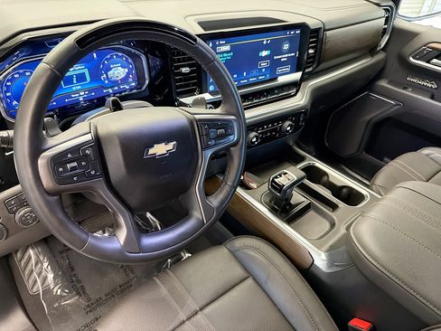 Used 2025 Chevrolet Silverado 1500 High Country w/ High Country Premium Package image 7