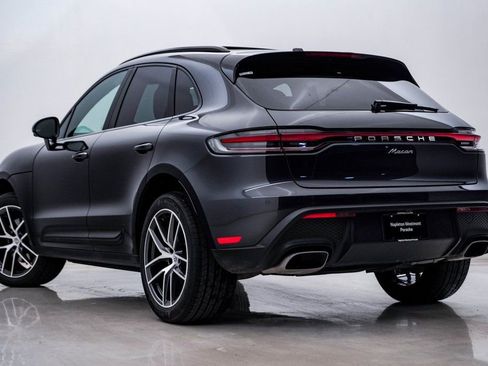 Certified 2025 Porsche Macan AWD/4WD image 3
