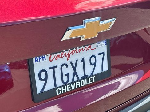 Used 2025 Chevrolet Trax LT w/ LT Convenience Package FWD image 6