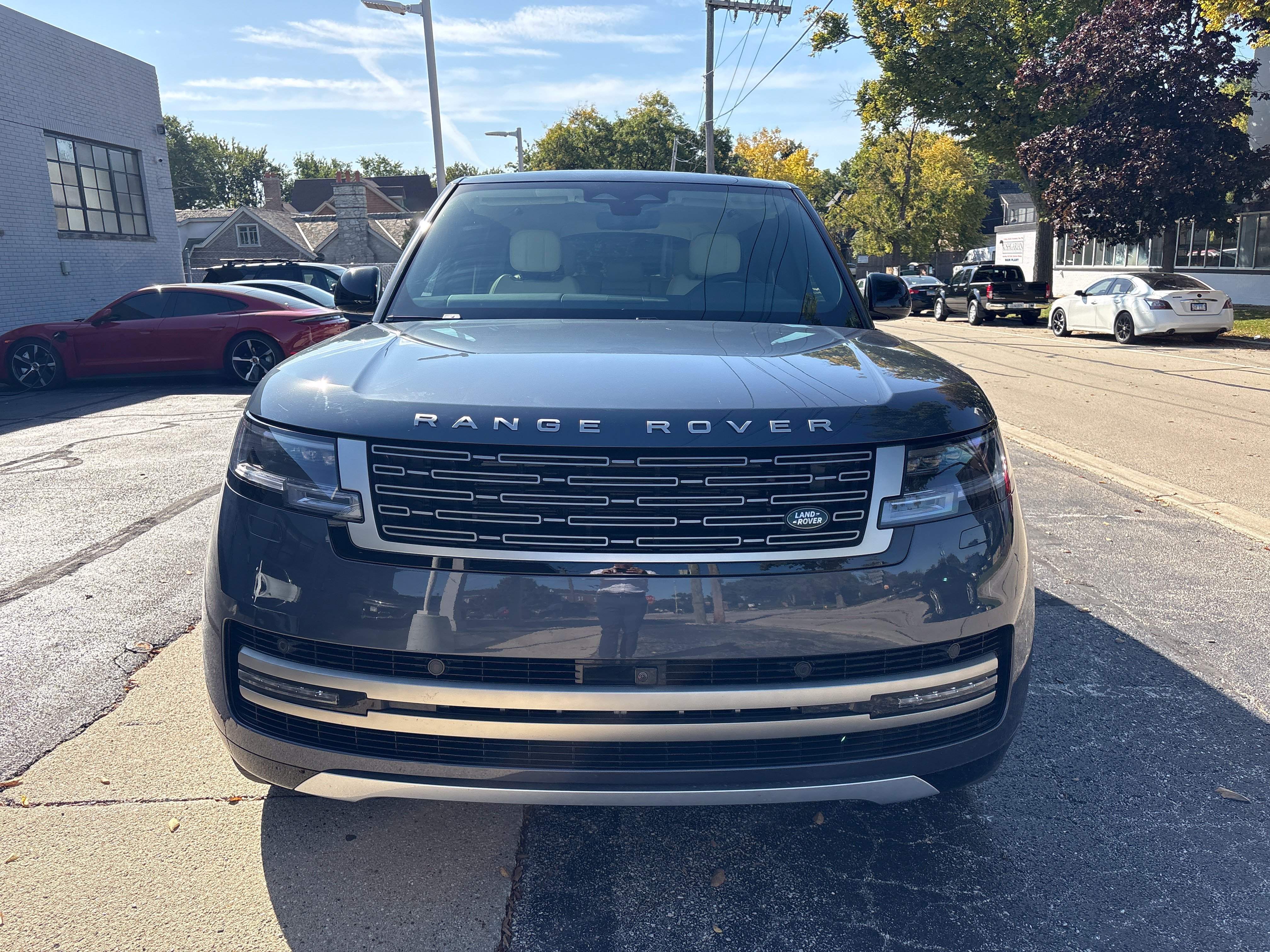 Used 2025 Land Rover Range Rover SE AWD/4WD image 8