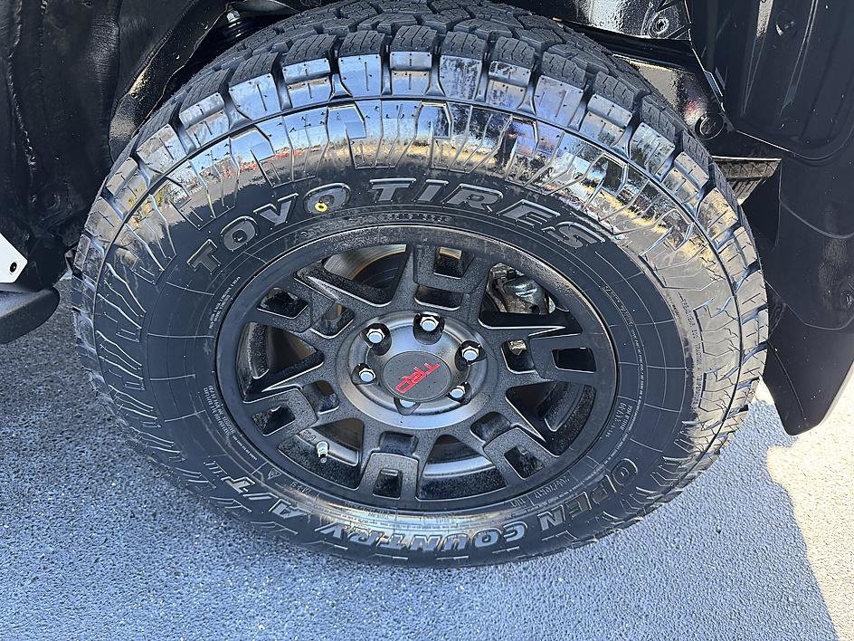 Certified 2024 Toyota 4Runner SR5 Premium w/ Moonroof Package AWD/4WD image 27
