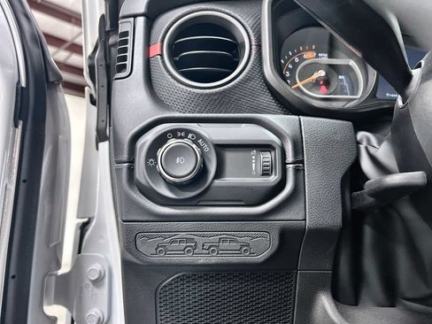Used 2026 Jeep Wrangler Unlimited Rubicon AWD/4WD image 17