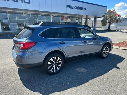 Used 2017 Subaru Outback 2.5i Limited image 3
