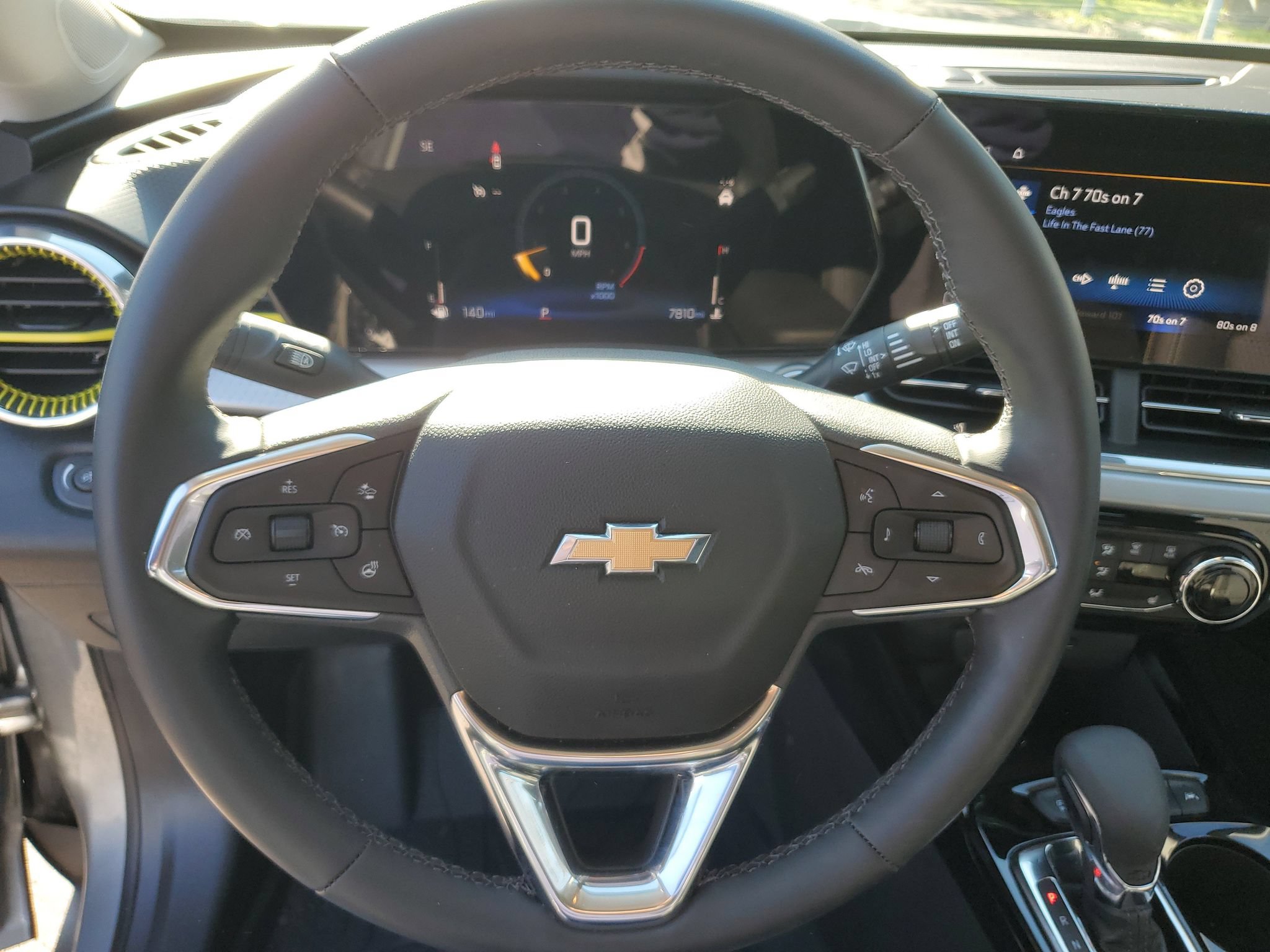 Used 2025 Chevrolet Trax LT w/ Driver Confidence Package FWD image 17