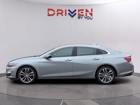 Used 2023 Chevrolet Malibu LT FWD image 2
