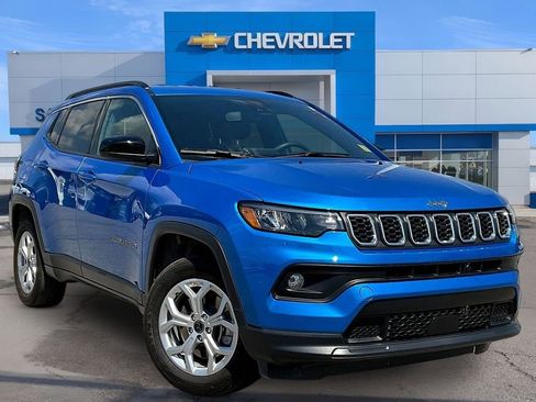 Used 2025 Jeep Compass Latitude image 10