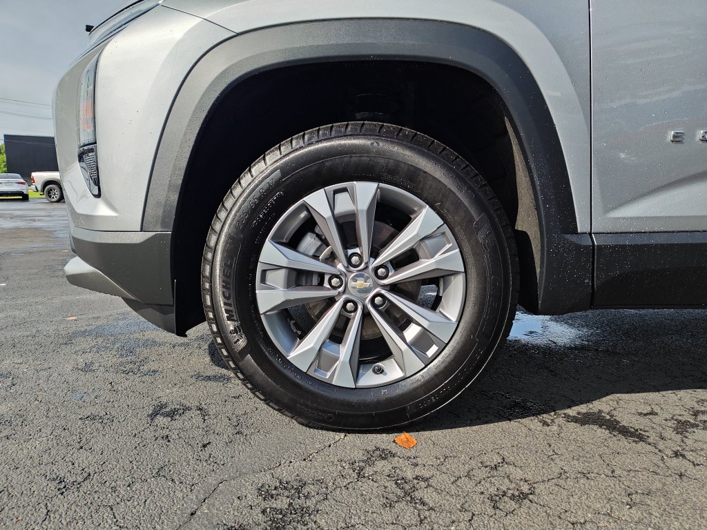 Used 2026 Chevrolet Equinox LT AWD/4WD image 10