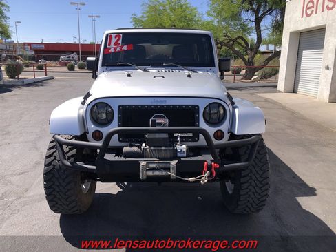 Used 2012 Jeep Wrangler Unlimited Sahara w/ Connectivity Group image 3