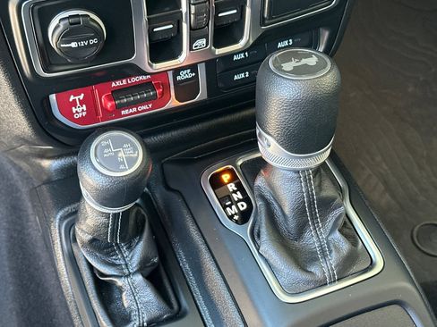 Used 2025 Jeep Wrangler Unlimited Sport S 4xe AWD/4WD image 21