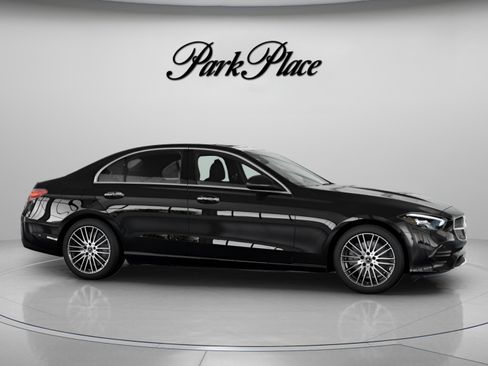 Used 2025 Mercedes-Benz C 300 Sedan image 29
