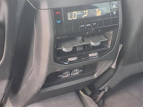 Used 2023 Jeep Grand Cherokee L Laredo image 22