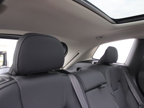 New 2026 Volvo XC60 B5 Plus w/ Protection Package Premier image 40