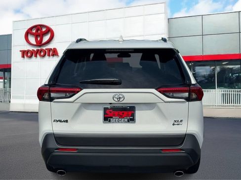 Certified 2025 Toyota RAV4 XLE w/ Convenience Package AWD/4WD image 5