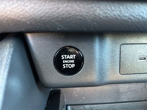 Used 2024 Nissan Rogue SV image 25