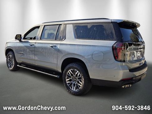 Certified 2025 Chevrolet Suburban Z71 AWD/4WD image 3
