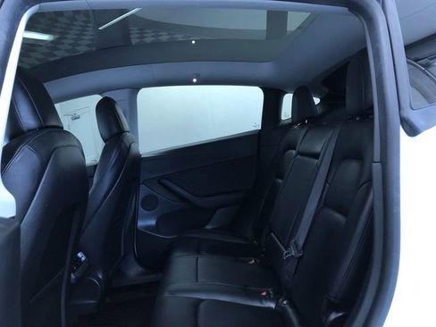 Used 2021 Tesla Model Y Long Range AWD/4WD image 20