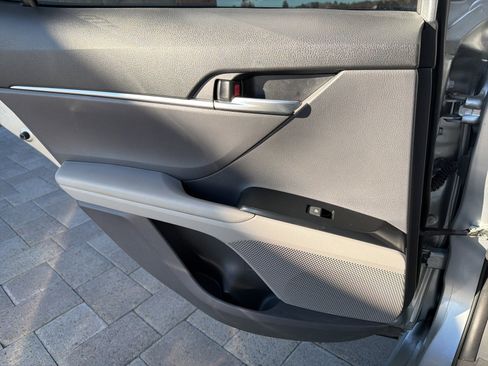 Used 2020 Toyota Camry LE image 75