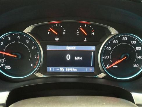 Used 2021 Chevrolet Traverse LT w/ LPO, Floor Liner Package FWD image 38