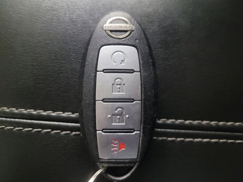 Used 2022 Nissan Pathfinder SV FWD image 32