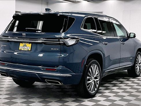 Used 2025 Buick Enclave Avenir w/ Super Cruise Package AWD/4WD image 13