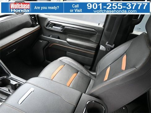 Used 2024 GMC Sierra 2500 AT4 w/ AT4 Premium Plus Package image 11