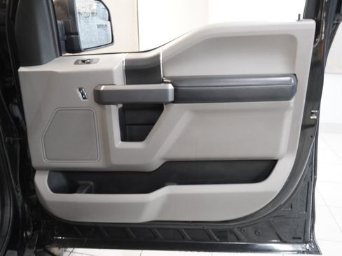 Used 2018 Ford F150 XLT w/ Trailer Tow Package image 30