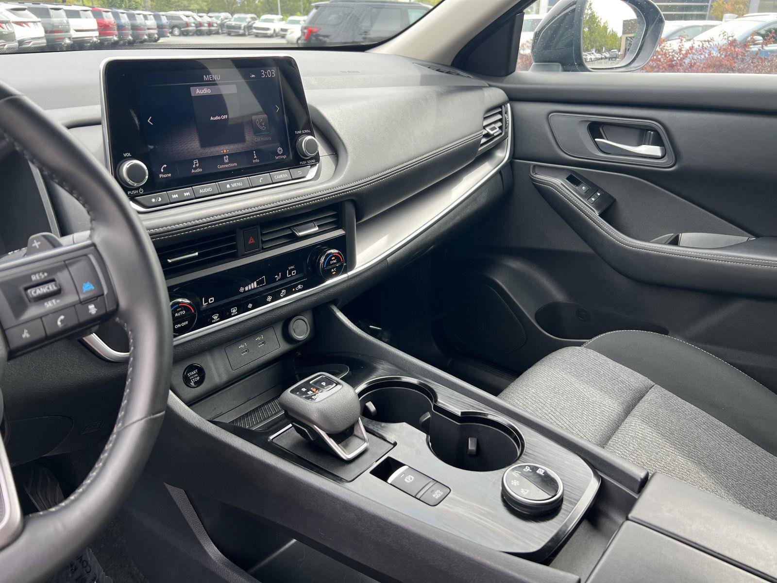 Used 2025 Nissan Rogue SV AWD/4WD image 37