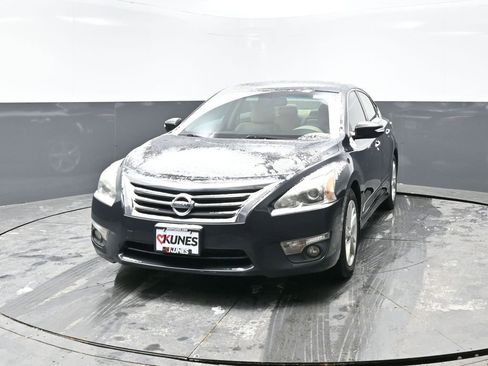 Used 2015 Nissan Altima 2.5 SL w/ Technology Package image 6