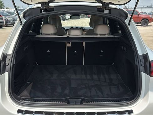 Used 2024 Mercedes-Benz GLC 300 4MATIC image 27