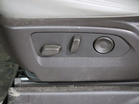 Used 2022 Chevrolet Tahoe LT w/ Luxury Package image 17