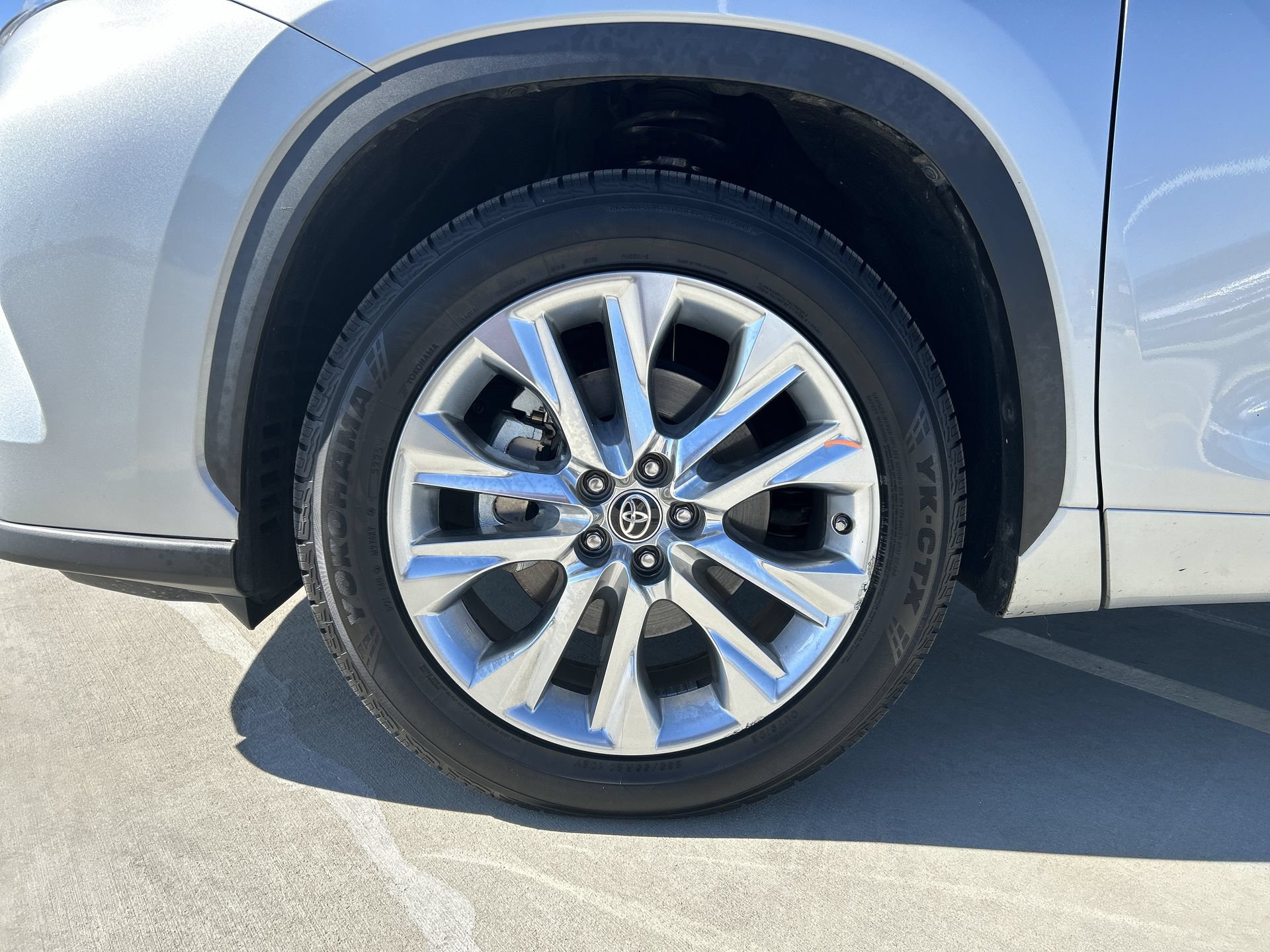 Used 2020 Toyota Highlander Limited FWD image 19