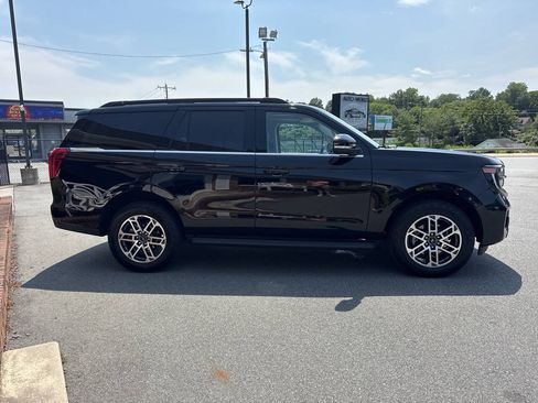Used 2025 Ford Expedition Active AWD/4WD image 8