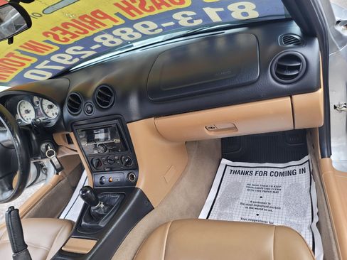 Used 1999 MAZDA MX-5 Miata image 18