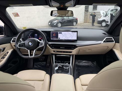 Used 2025 BMW 330i xDrive Sedan AWD/4WD image 18