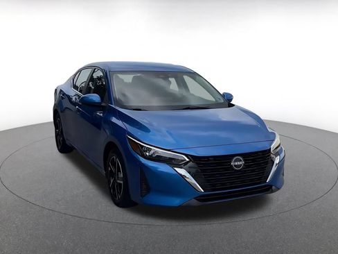 Used 2025 Nissan Sentra SV FWD image 3