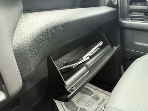 Used 2024 RAM 2500 Tradesman w/ Chrome Appearance Group image 38